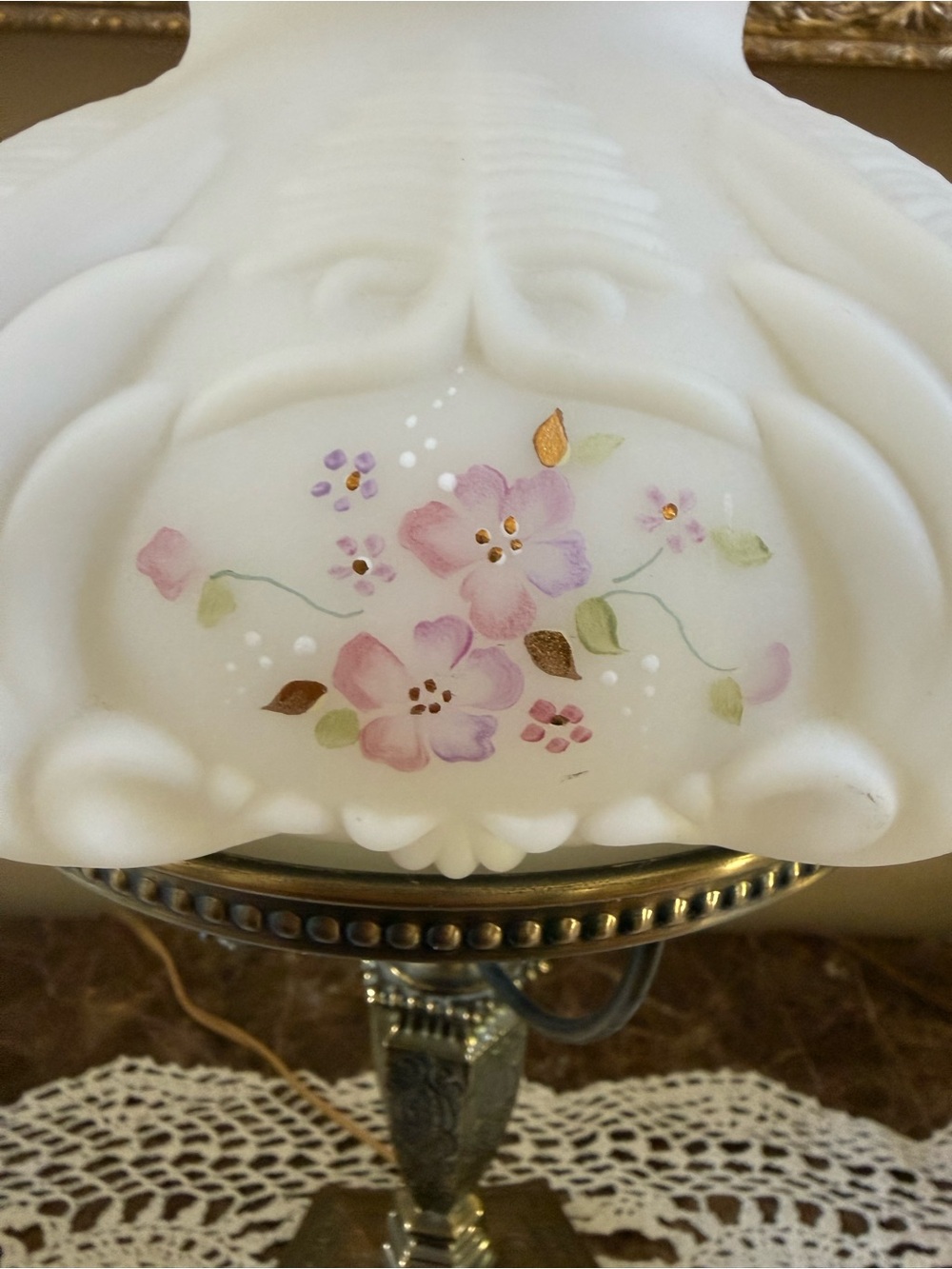 VTG Fenton 1995 Kristen’s Floral Handpainted Student Lamp Medallion Collection - Picture 5 of 14